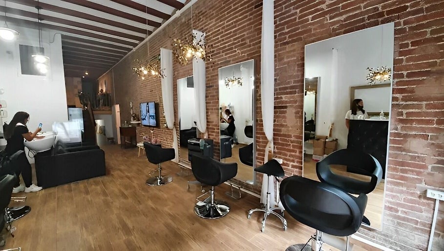 Aude Perruqueria image 1