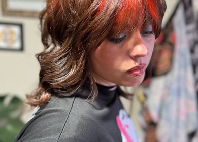 Mujer con cabello moderno en Hair by Vale, Antofagasta, Antofagasta, CL.