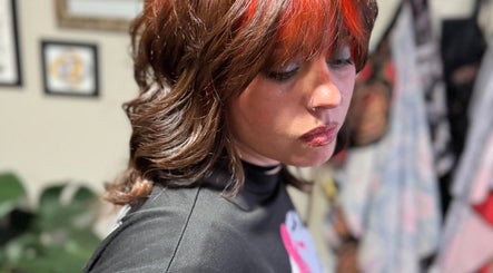 Mujer con cabello moderno en Hair by Vale, Antofagasta, Antofagasta, CL.