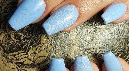 Immagine 3, Taintless Nails