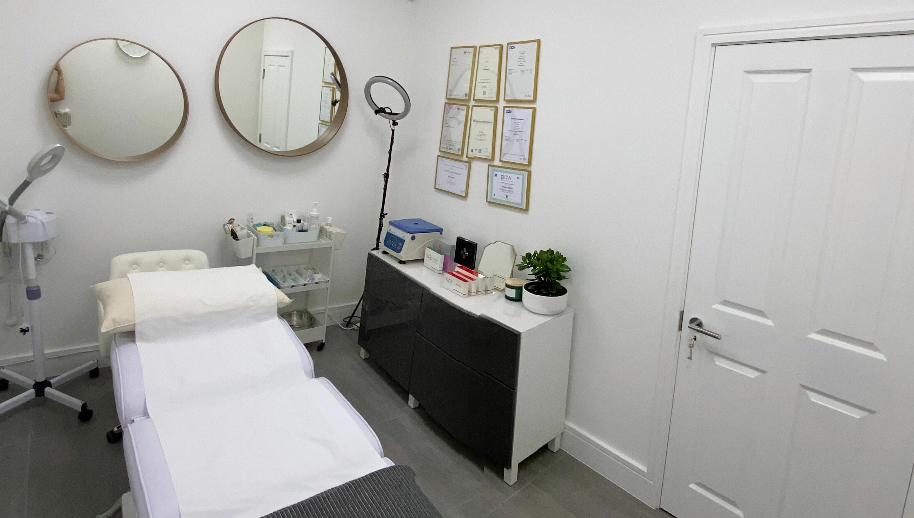 Treatment room at Beautybar Aesthetics in London, England, GB featuring modern decor and professional equipment.