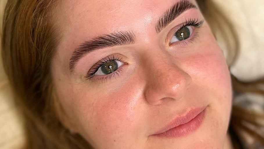 Charlotte Luxon Brow Stylist, bilde 1