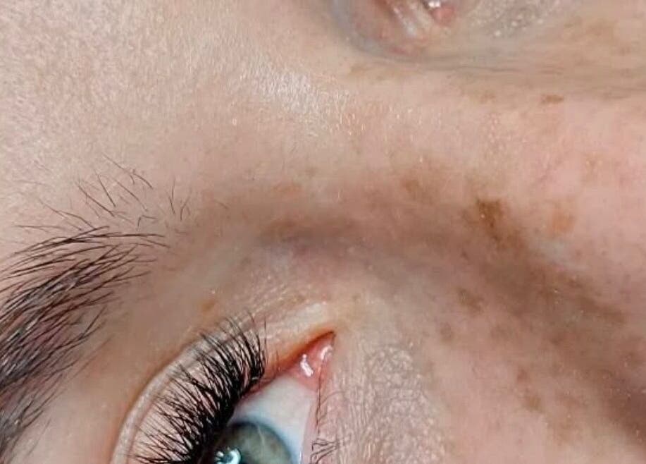 Close-up of expertly shaped eyelashes at Me Time in Edenvale, Gauteng, ZA, highlighting precision lash work.