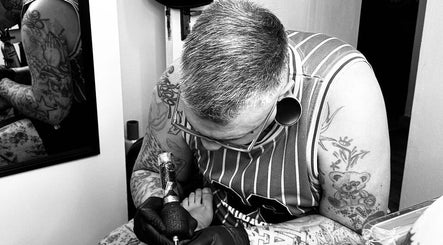 Shaun the Tattoo Artist imagem 3
