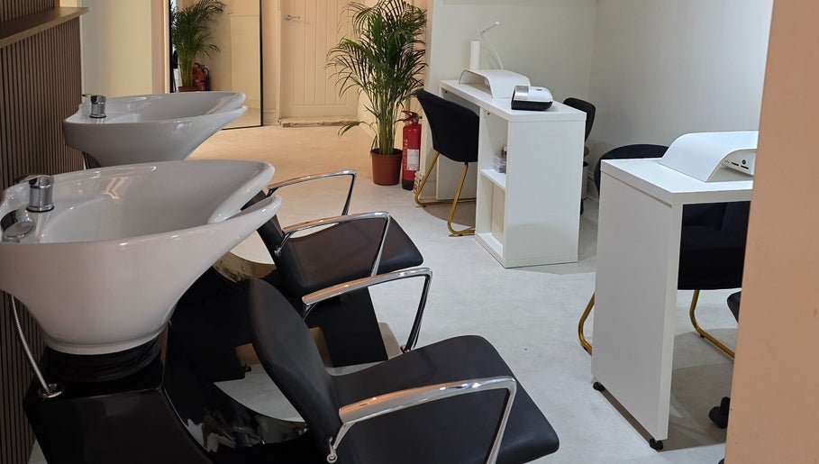 Image de Raine Hair and Beauty 1