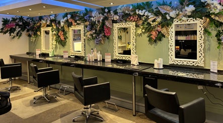 Reflexions Hairdressing