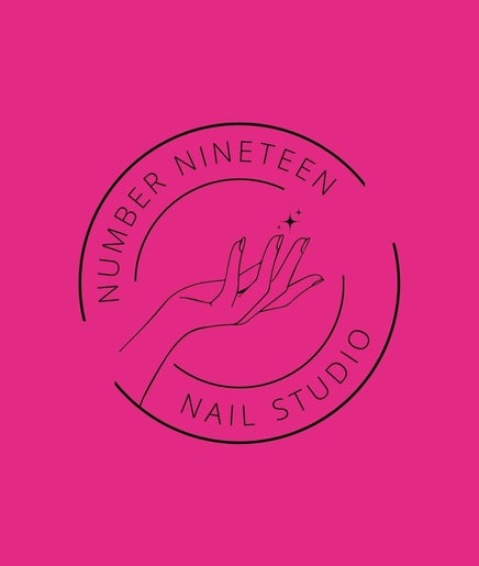Number Nineteen Nail Studio imagem 2