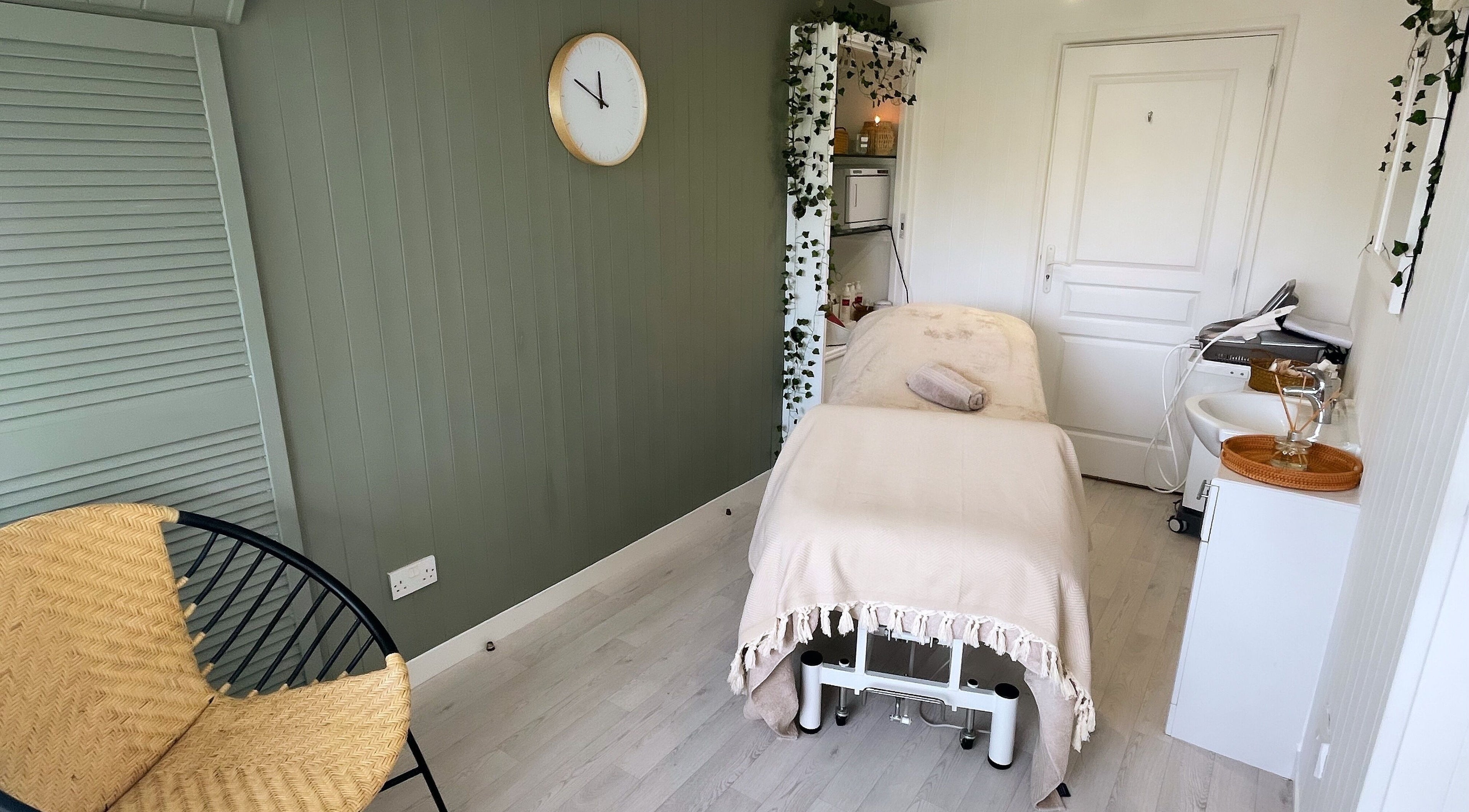 Calm treatment room at Kim Le Brun Advanced Skin & Beauty, Jersey, St. Peter, JE with serene decor.