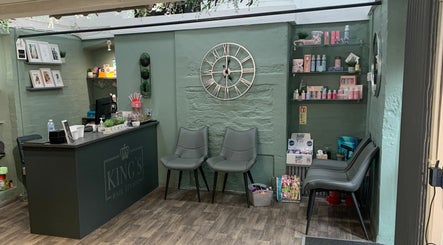 King's Hair Studio imaginea 3