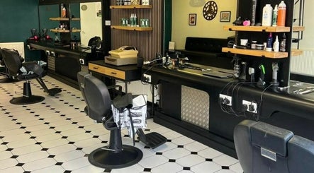 Taffys’s Barbers Neath image 2