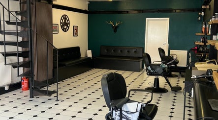 Taffys’s Barbers Neath image 3