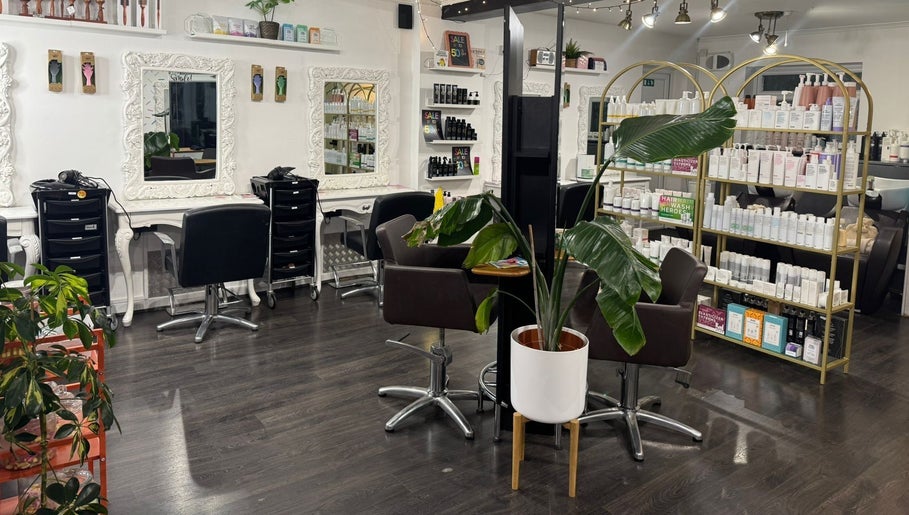 LK Hair and Beauty image 1