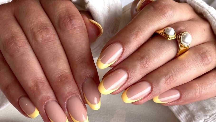 Suzi Q Nails image 1