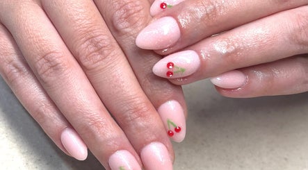 Suzi Q Nails image 3