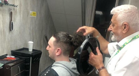 Lazarou Barbers & Mens Hair City Centre Churchill Way Cardiff image 3