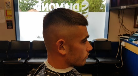 Diamond Cuts Barbers Ltd image 2