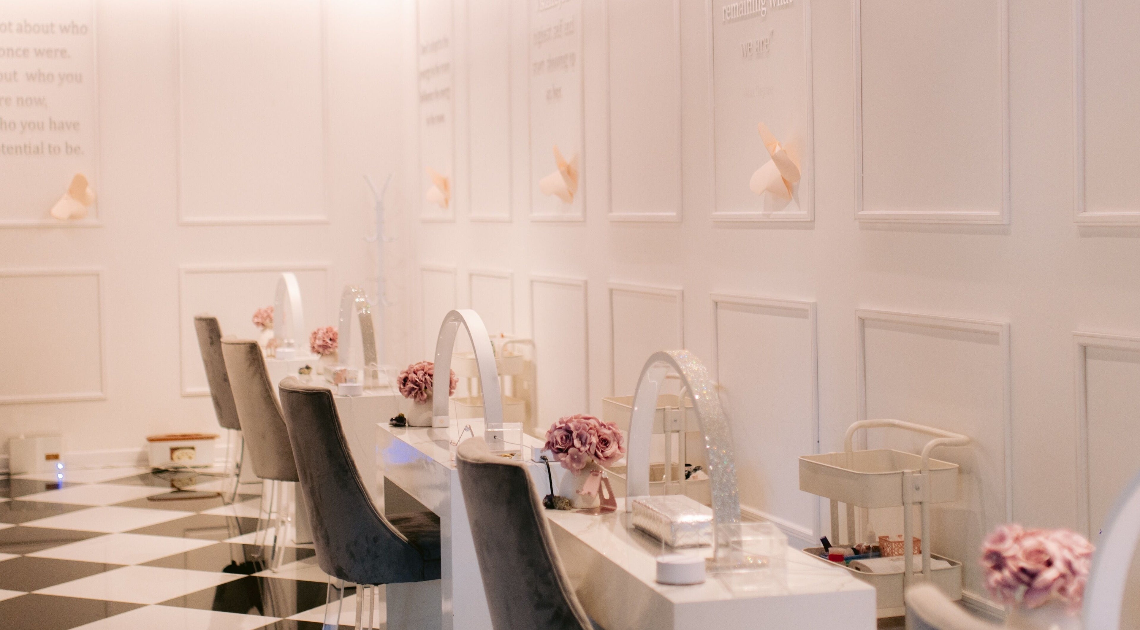 Espacio moderno de belleza en Nude Galerias Tiffany Zona 14, Ciudad de Guatemala, Guatemala, GT.