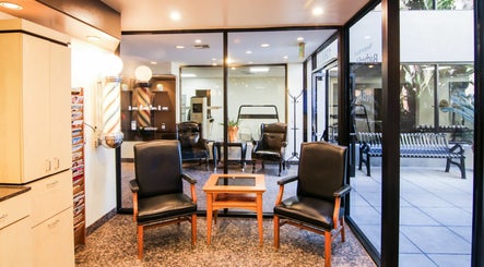 Newport Beach Barbershop зображення 2