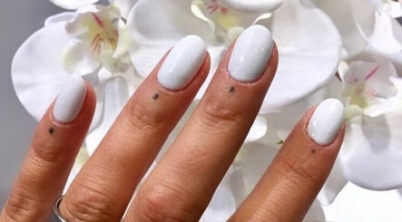 Csilla's Nail Bar_Knightsbridge  image 2