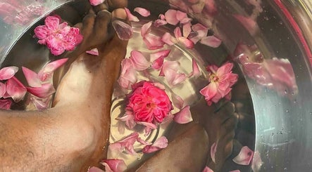 Alluring Beauty Spot image 3