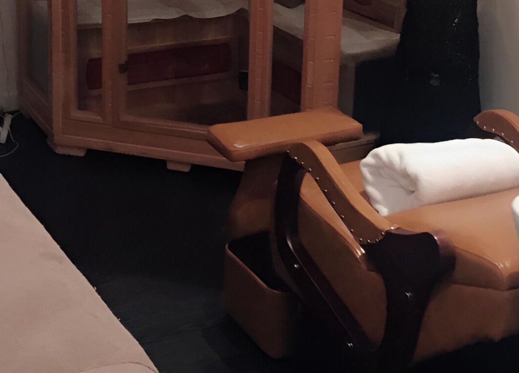 Luxurious spa chair and sauna at The Beauty Loft Day Spa, Auckland, Auckland, NZ for ultimate relaxation.