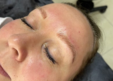Close-up of perfected eyebrows at Lené Naudé PMU & Aesthetics, Benoni, Gauteng, ZA. Showcases precision beauty work.