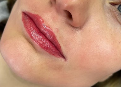 Close-up of beautifully enhanced lips at Lené Naudé PMU & Aesthetics, Benoni, Gauteng, ZA.