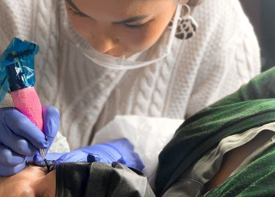 Permanent makeup application at Lené Naudé PMU & Aesthetics in Benoni, Gauteng, ZA, showcasing precision artistry.