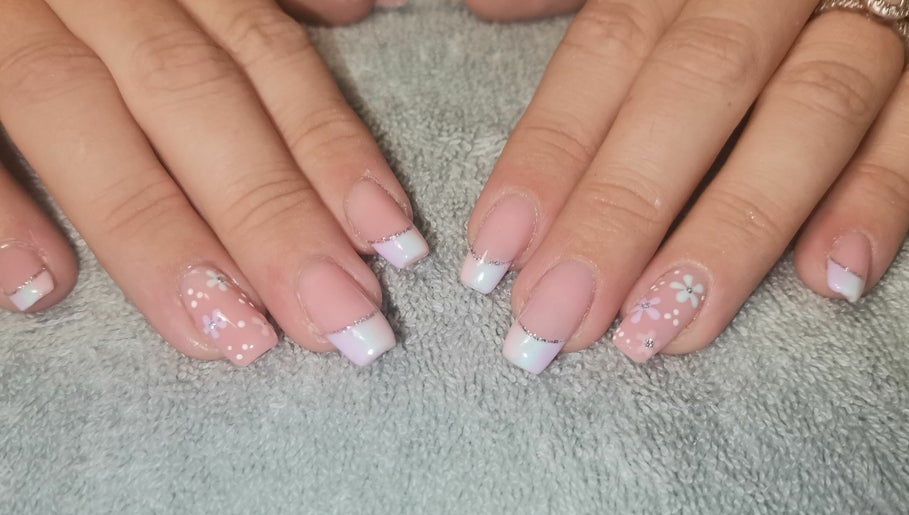 Artistique Nails and Beauty зображення 1