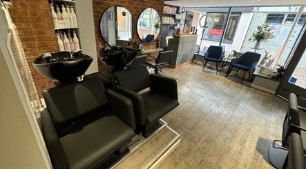 Warren Anthony Hair Salon – kuva 3