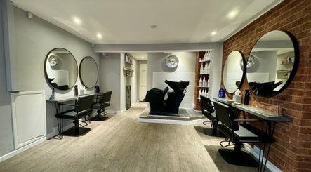 Warren Anthony Hair Salon