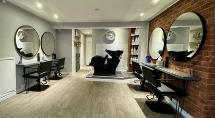 Warren Anthony Hair Salon