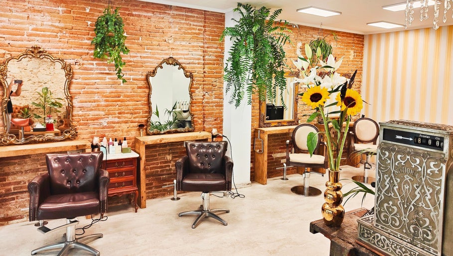 Image de Figaro Hair Salon Gracia 1