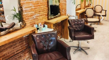 Image de Figaro Hair Salon Gracia 2