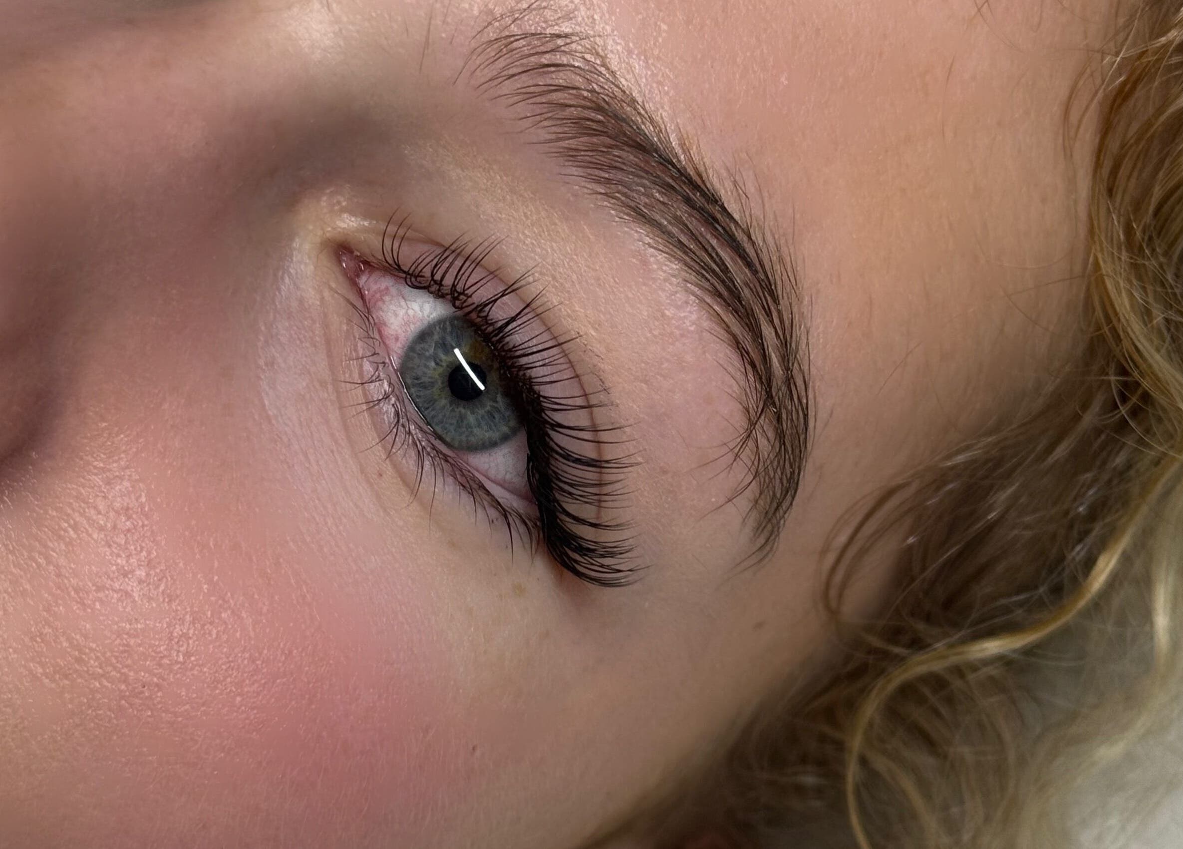 Close-up of elegantly styled eyelashes at Lash L'amour, Whangaparāoa, Auckland, NZ.