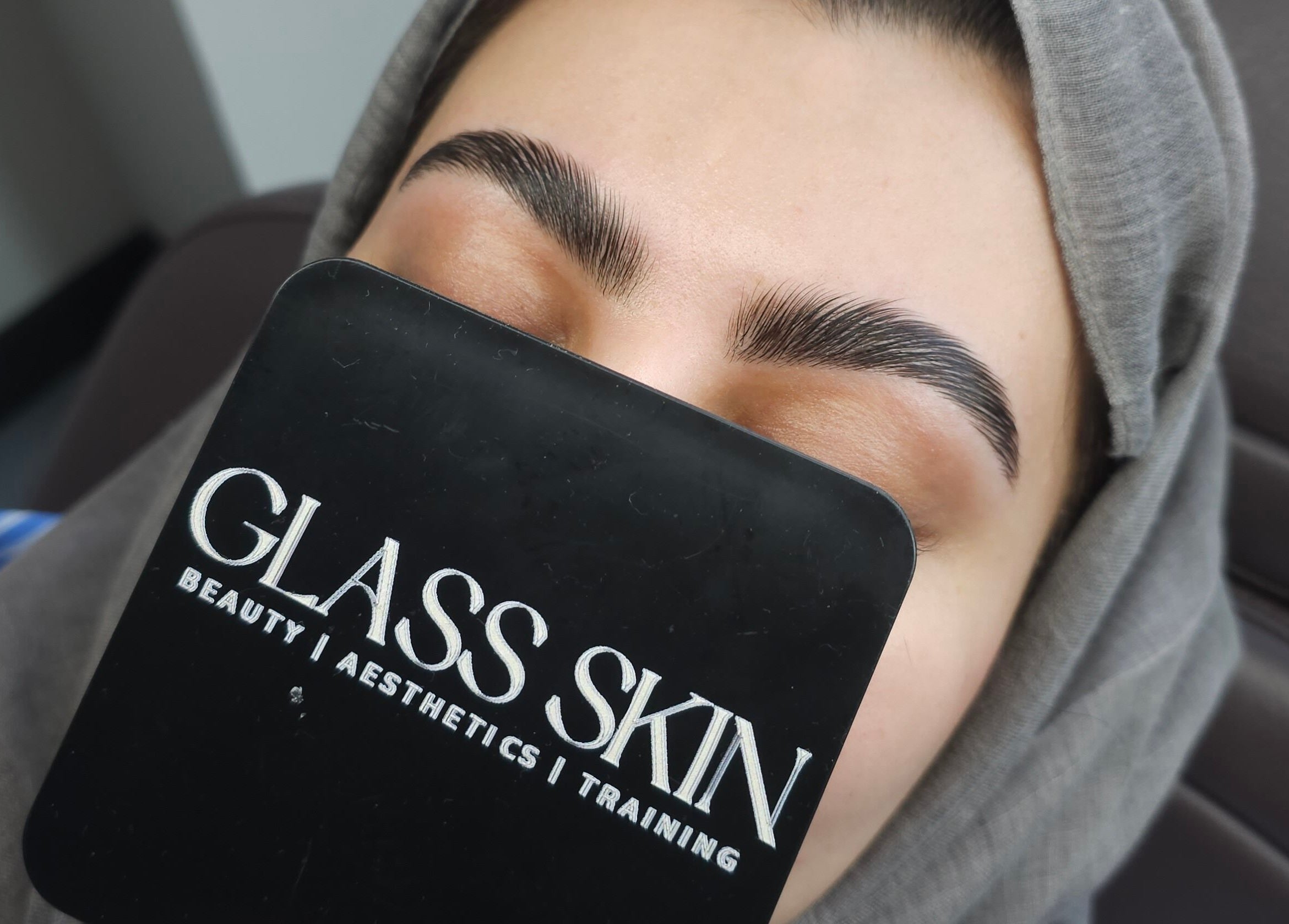 Perfectly styled brows at Glass Skin Studio, Glasgow, Scotland, GB, showcasing aesthetic expertise.