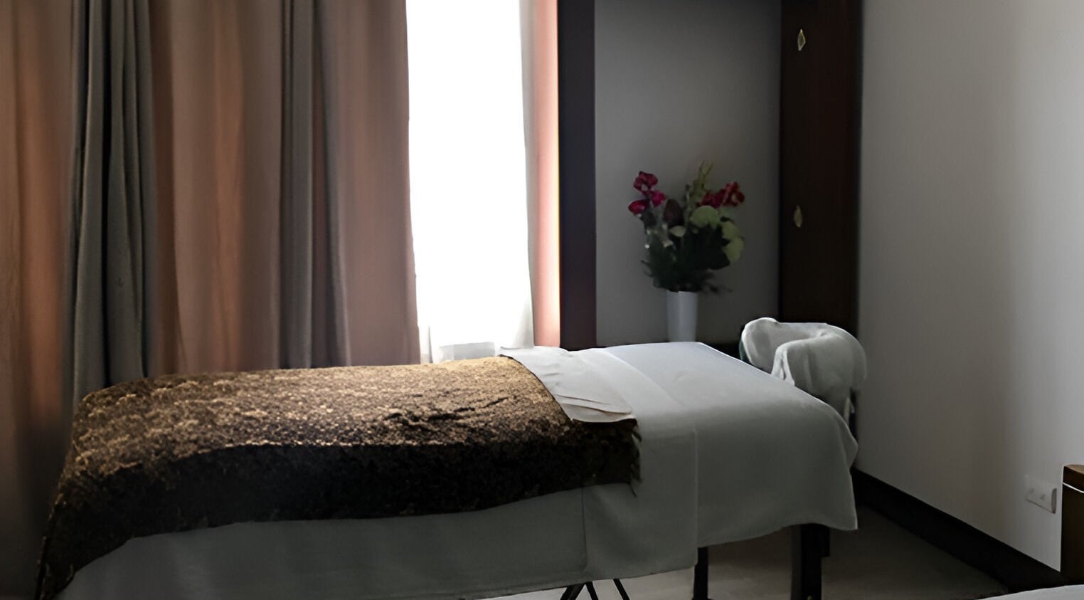 Sala de masaje en Los Yoses MíoDerma Spa Ritual Stress Control, San Pedro, San José, CR.