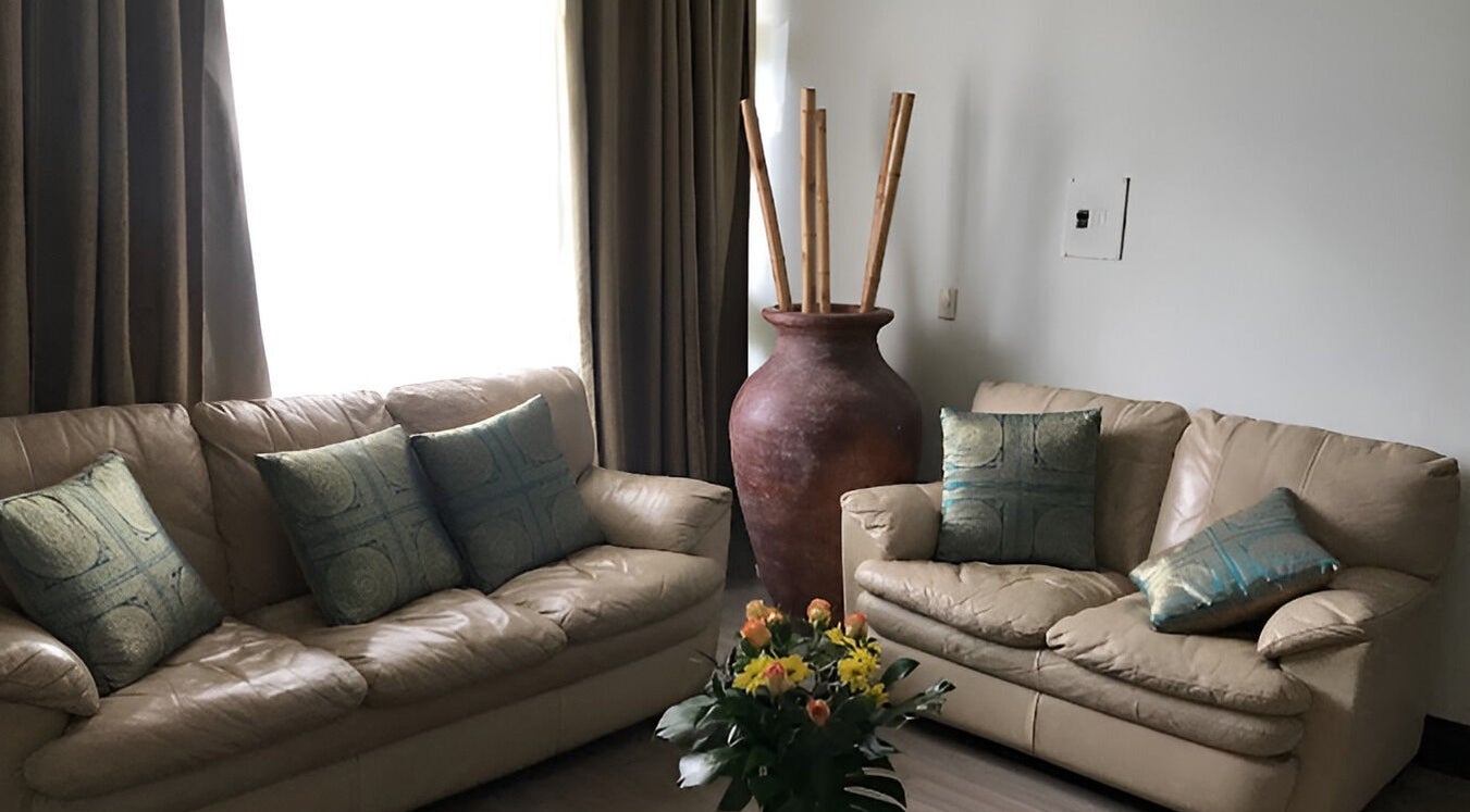 Sala acogedora en Los Yoses MíoDerma Spa Ritual Stress Control, San Pedro, San José, CR.