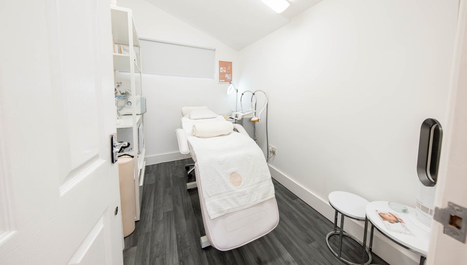 The Cure Clinic's peaceful treatment room in London, England, GB, featuring a clean, modern aesthetic.