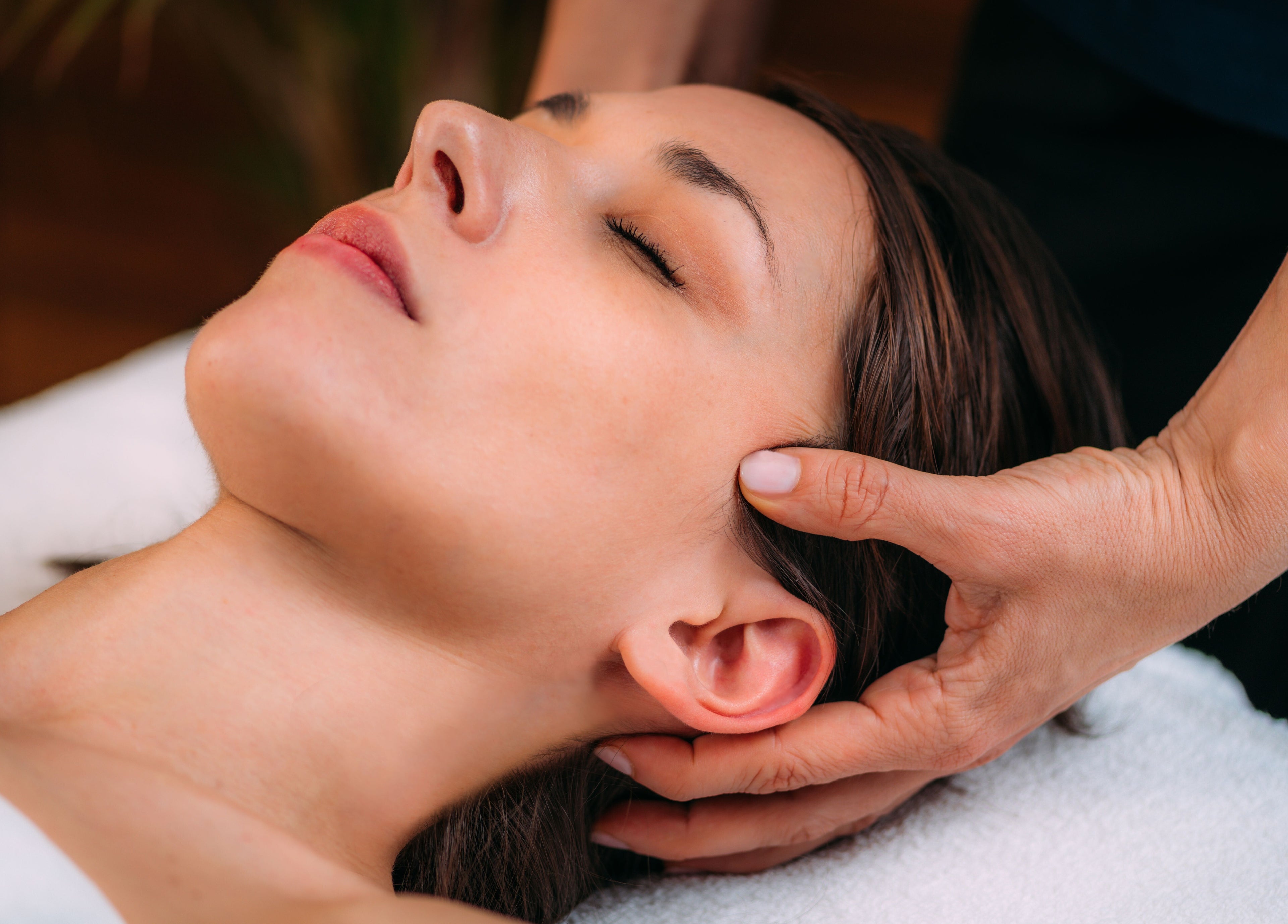 Relaxing head massage at Wellbeing and Healing with Lisa in Birkenhead, England, GB.