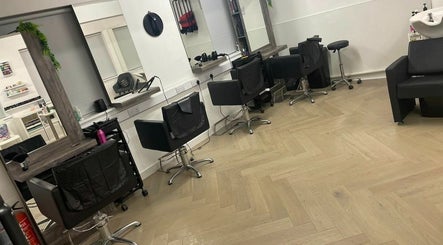 The Cutting Room Hair & Beauty Salon Barvas