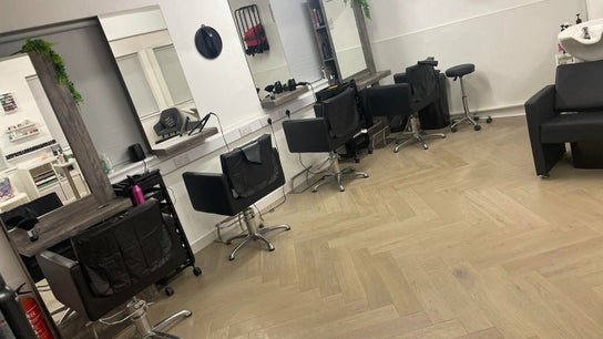 The Cutting Room Hair & Beauty Salon Barvas