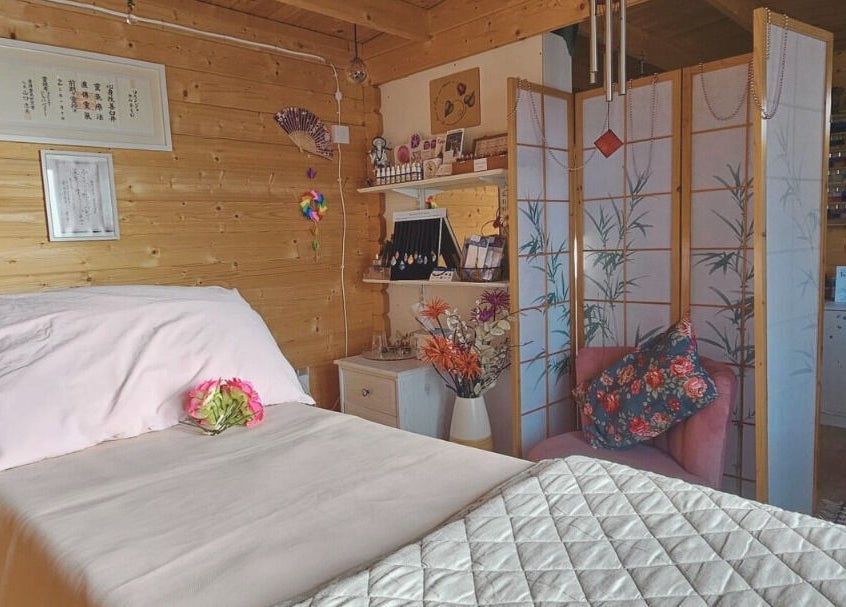 Relaxing therapy room at Land of Reiki and Aroma by Sol, Sutton-in-Ashfield, England, GB with serene decor.