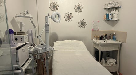 S&S Beauty Salon & Spa imagine 3