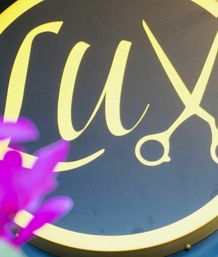 Lux Hair Salon Ltd – obraz 2