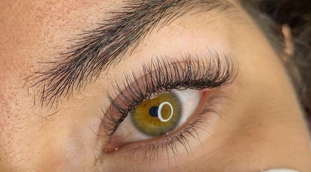 Nany Eye Lashes Spa Cucuta Pestañas Pelo a Pelo imagem 3