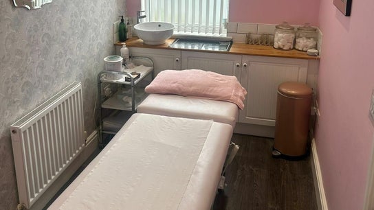 Top to Toe nail & beauty Parlour