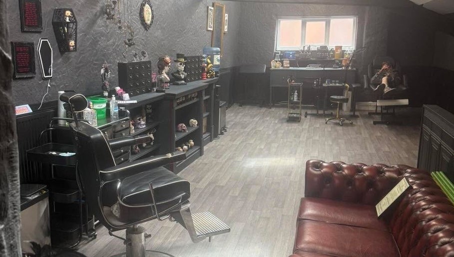 Trendy beauty studio at Inferno Fossa in Douglas, Middle, GB with modern decor and inviting atmosphere.