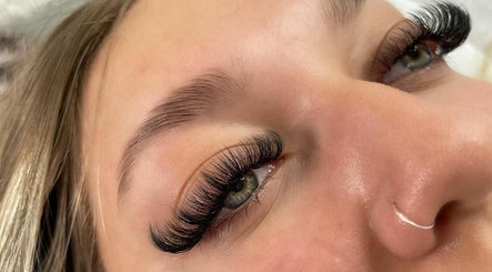 Eyelashes by Meg зображення 3
