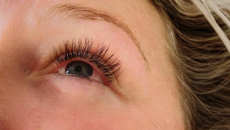 Eclipse Lashes & Brows Doncaster image 1